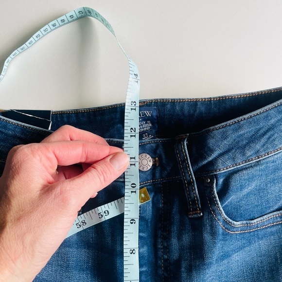 J. Crew Curvy 10” high Rise Skinny NWT - Picture 9 of 9